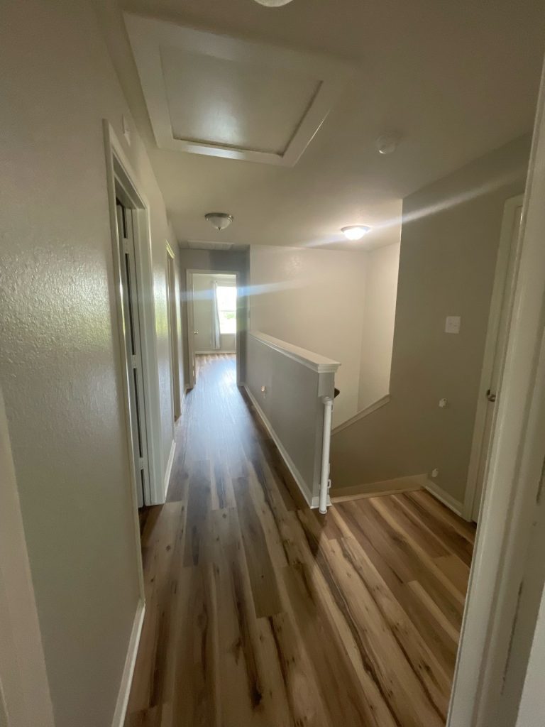 Hallway of Mont Belvieu, TX home sold as-is to Volcan Property Buyers