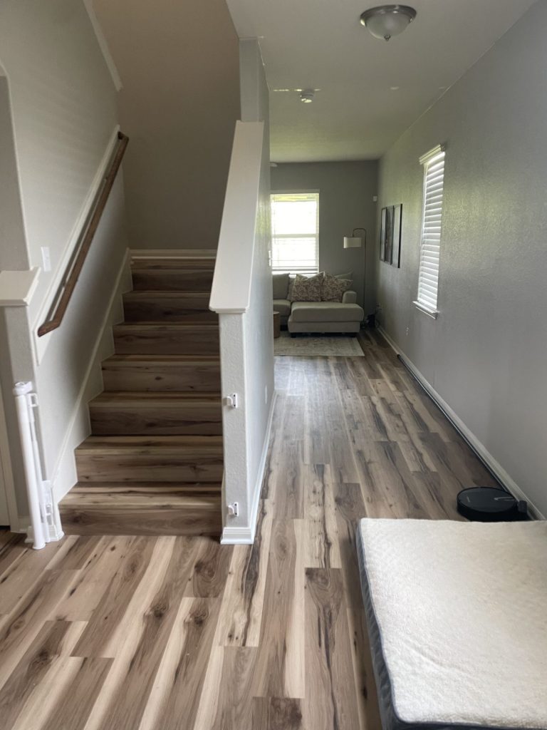 Living area of Mont Belvieu, TX home purchased as-is by cash home buyers before foreclosure
