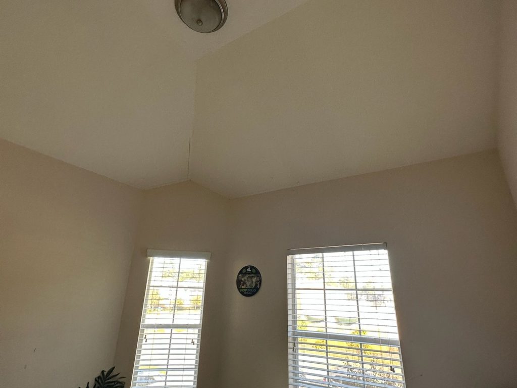 Upstairs room in a tenant-occupied rental sold for cash in Independence Heights, Houston, TX