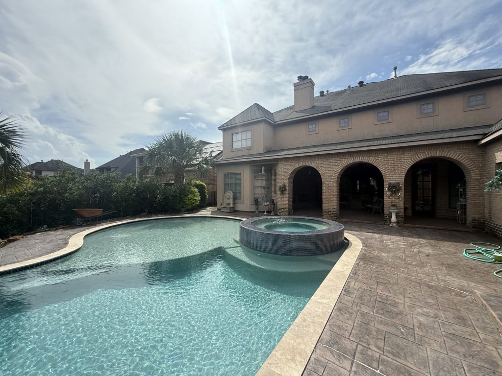 amber-chase-dr-parklake-village-katy-tx-pool-spa.jpg