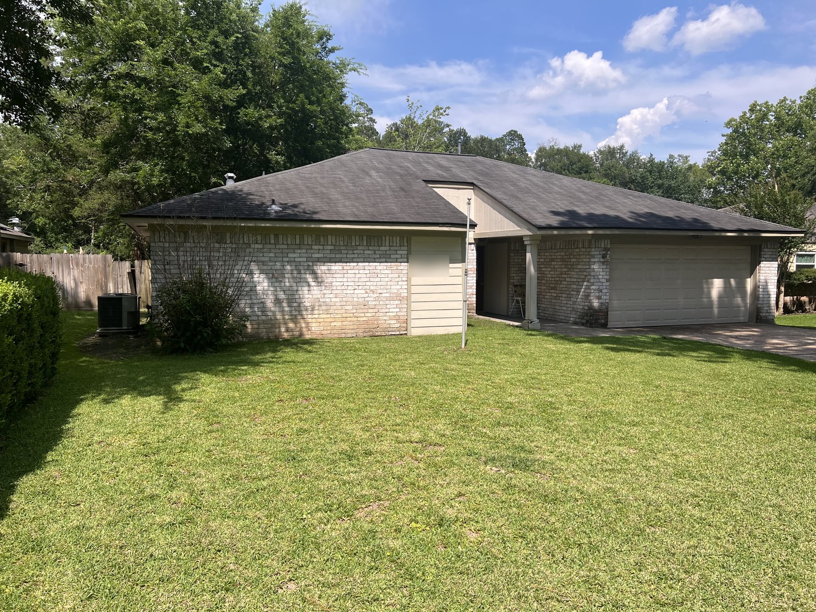 Front elevation of a Timber Lane home in Spring, TX sold privately for cash
