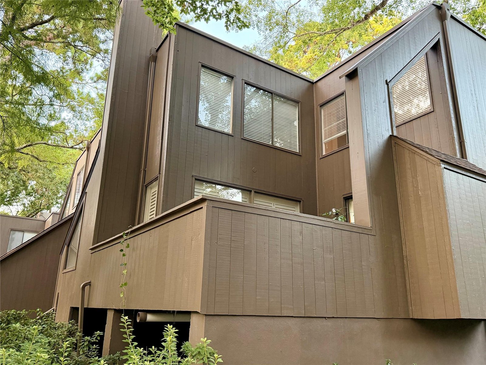 Exterior of inherited townhome bought for cash in Memorial West, Houston TX