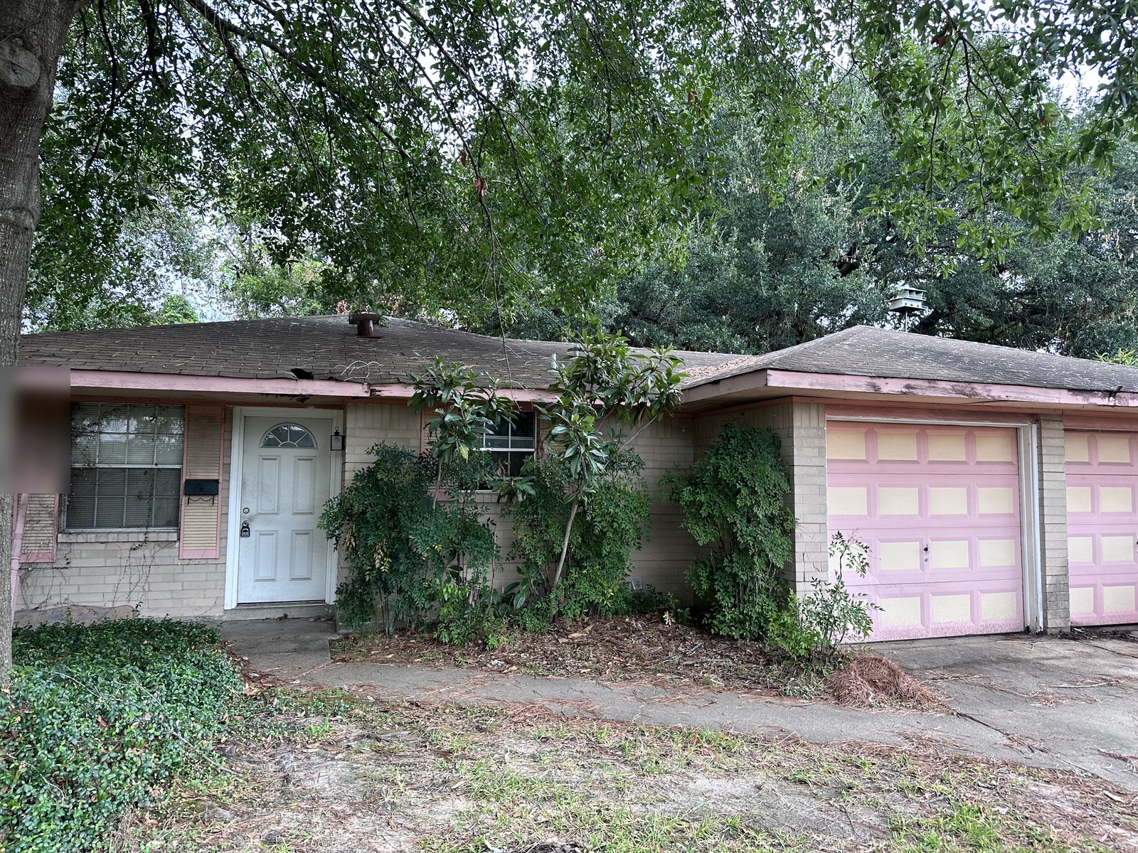 Pink brick inherited home in Hidden Valley, Houston, TX purchased for cash by Volcan Property Buyers