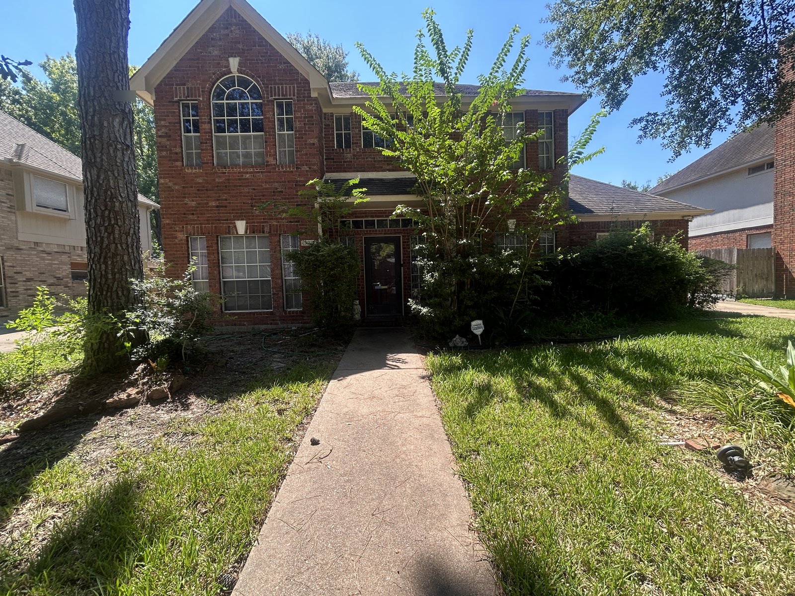 Front porch of a home in Easton Commons, Houston TX bought for cash as part of an estate sale