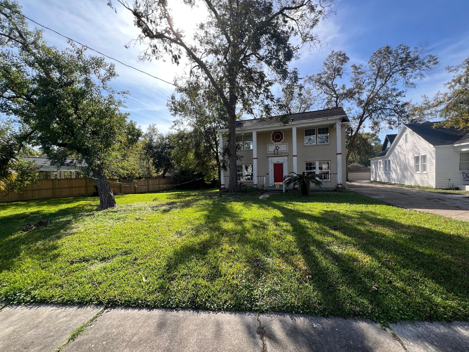 Two-story home in Eastwood, East End, Houston, TX purchased for cash by Volcan Property Buyers