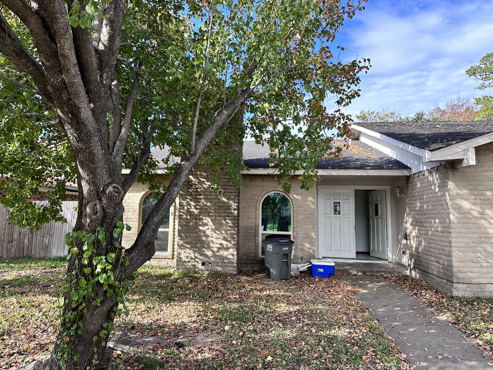 Foreclosure home in Beaumont Place, Houston, TX purchased for cash by Volcan Property Buyers