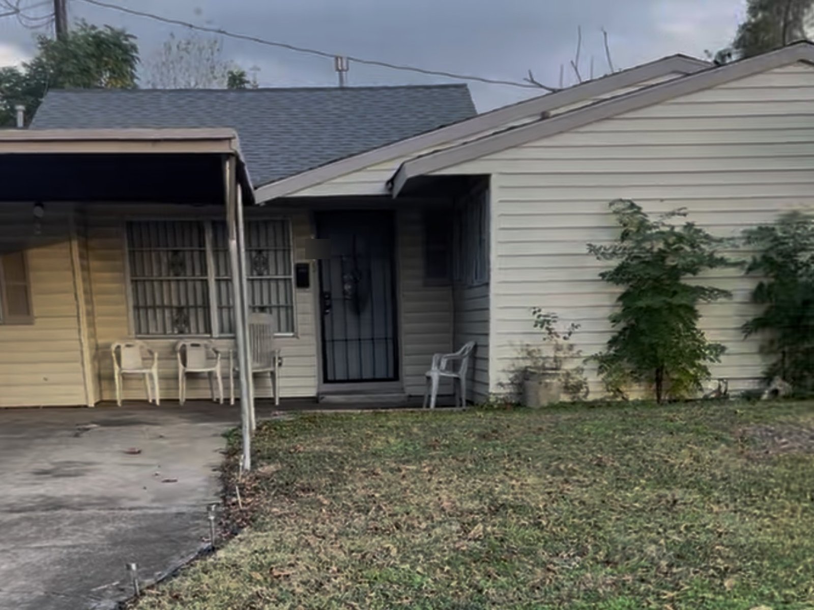 Front view of inherited rental home bought for cash in South Park, Houston TX