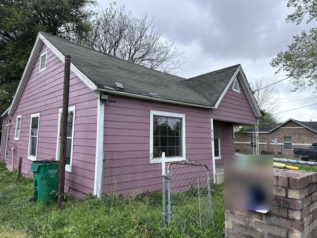 Sell my house fast Baytown – rental home on Riggs St in Baytown, TX closed as-is with Volcan Property Buyers before foreclosure