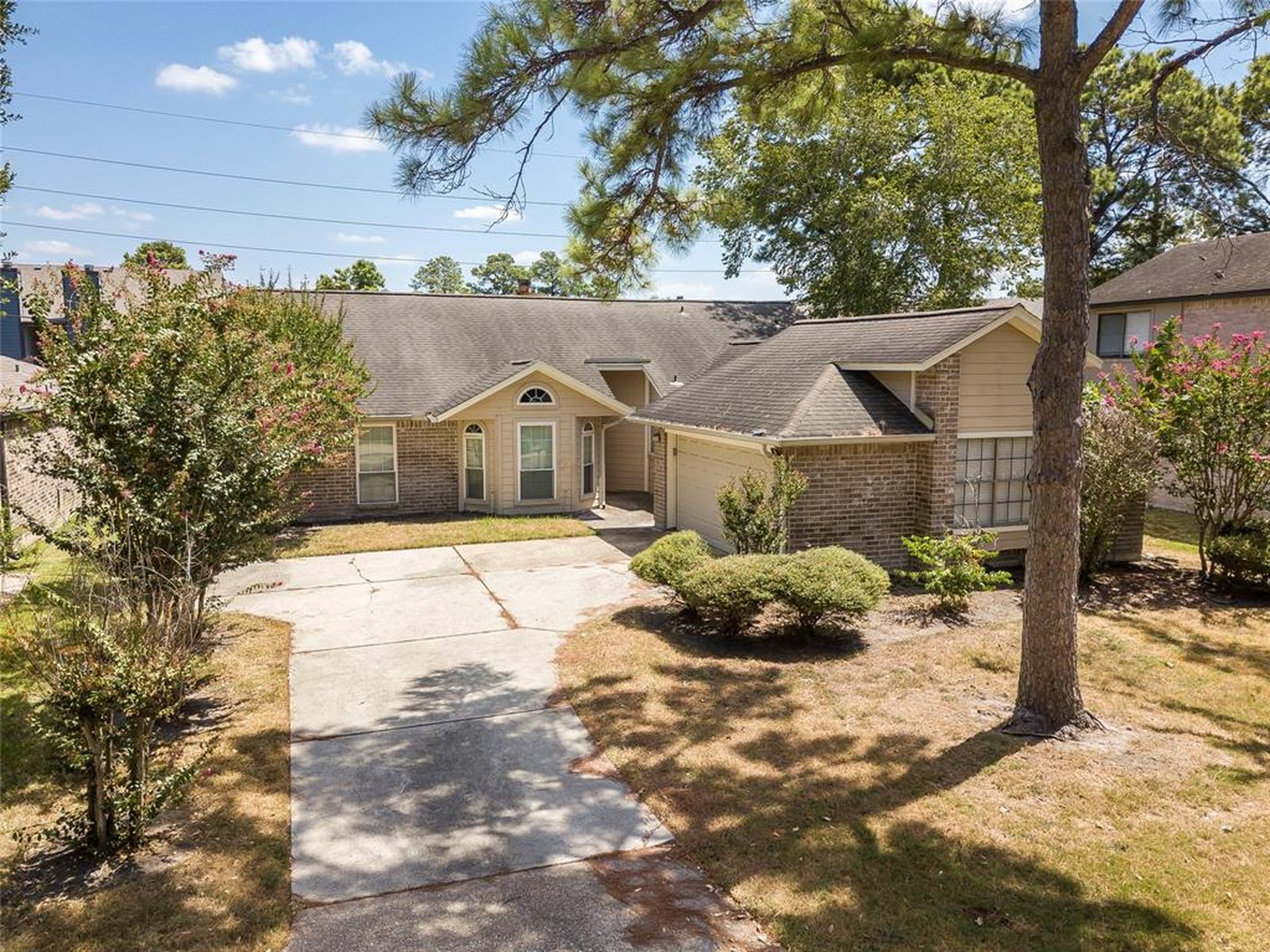Front exterior of a home in Easton Commons, Houston TX sold privately for cash