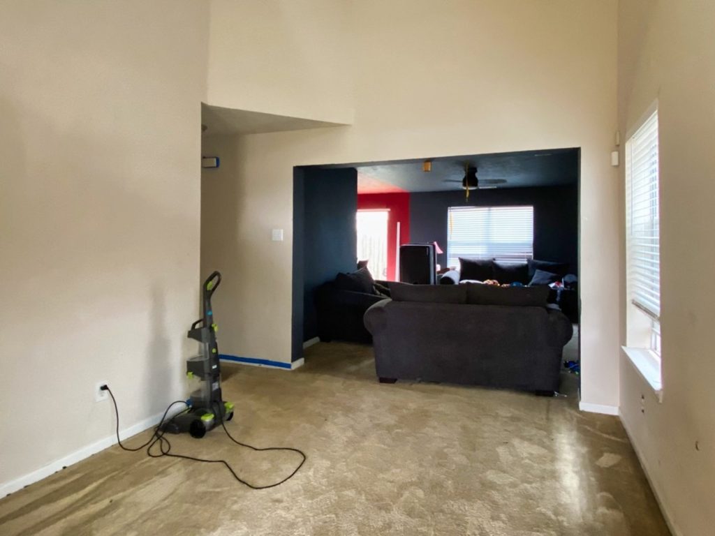 Living area of as-is rental home bought by Houston cash home buyers